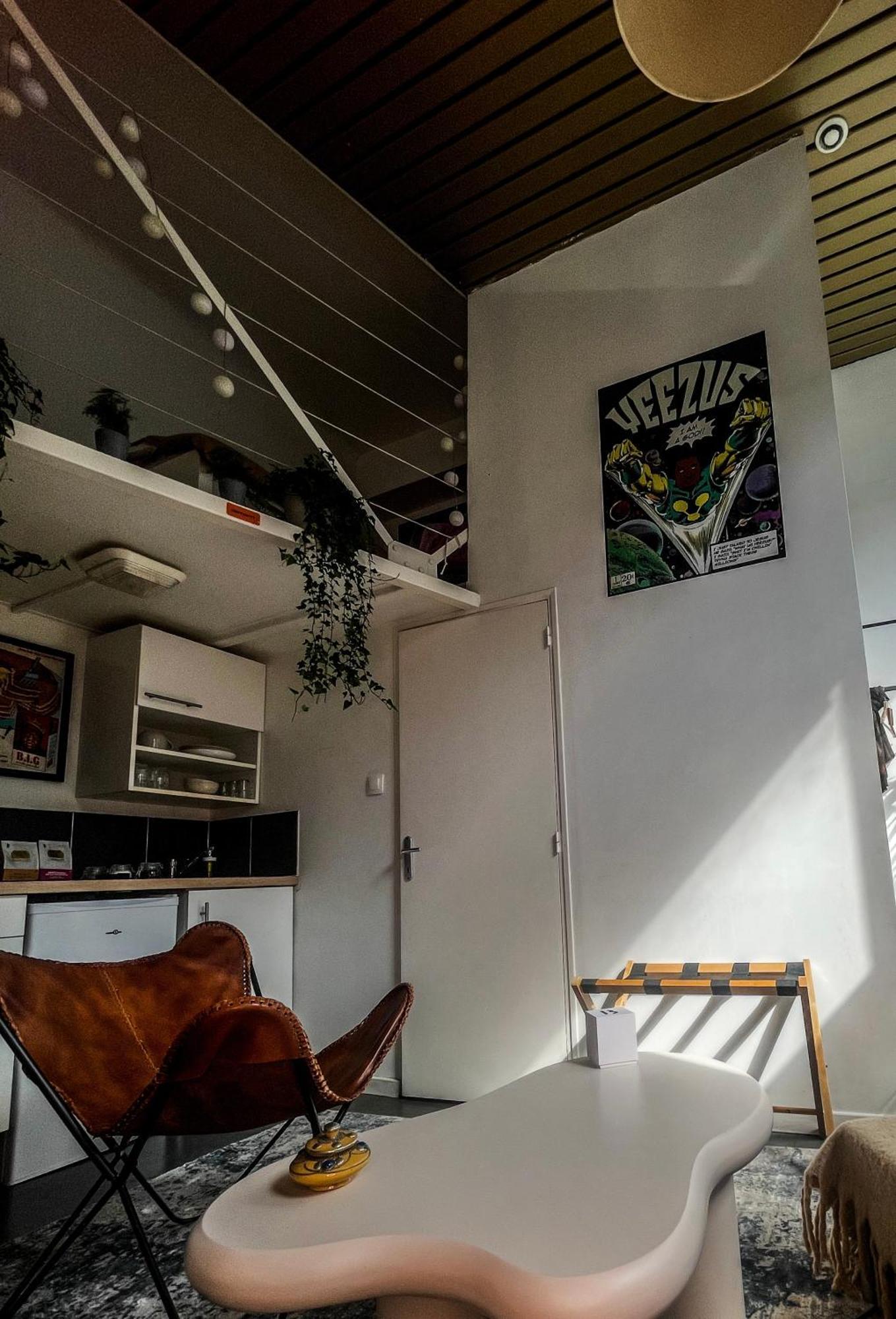 Loft Design, Proximite Apartment